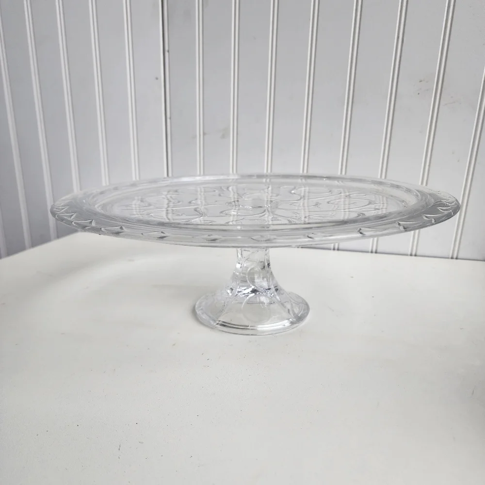 Gorgeous Goods Footed Cake Plate, 11